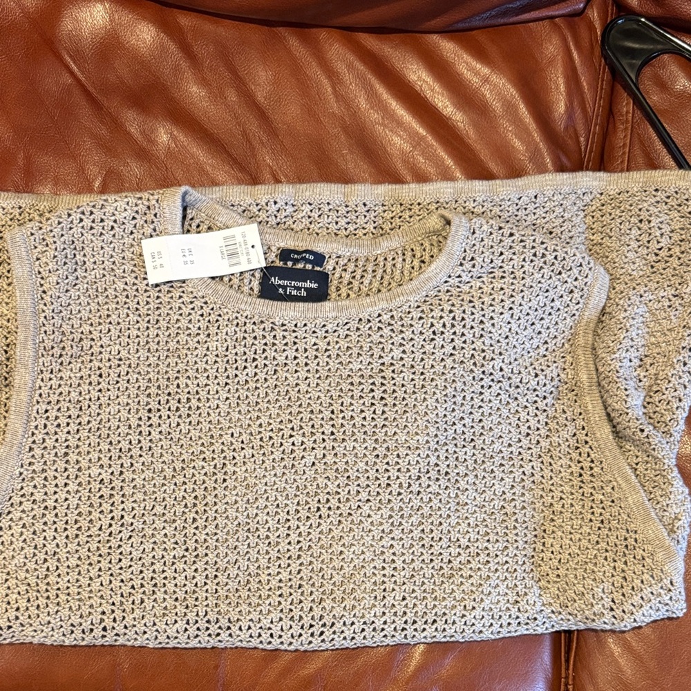 NWT Abercrombie & Fitch Men’s Tan Knitted Cropped Tank XL